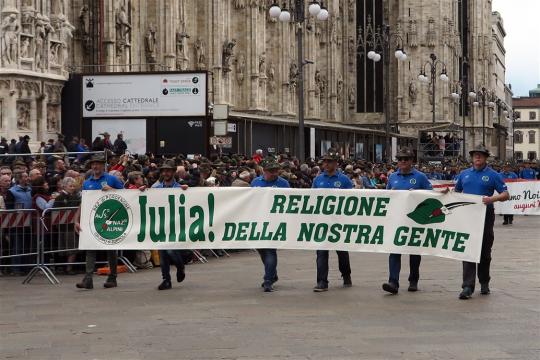 Striscione-Foto di G.Francescutti.