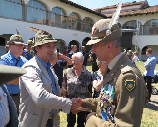 Saluto del ns. Pres. al Gen. Risi-Foto di G.Francescutti