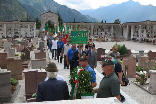 Al Monumento in cimitero-Foto di G.Francescutti