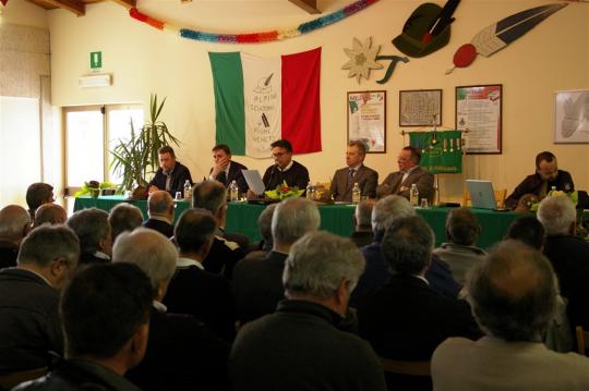 Tavolo della Presidenza-Foto di G.Mariutti