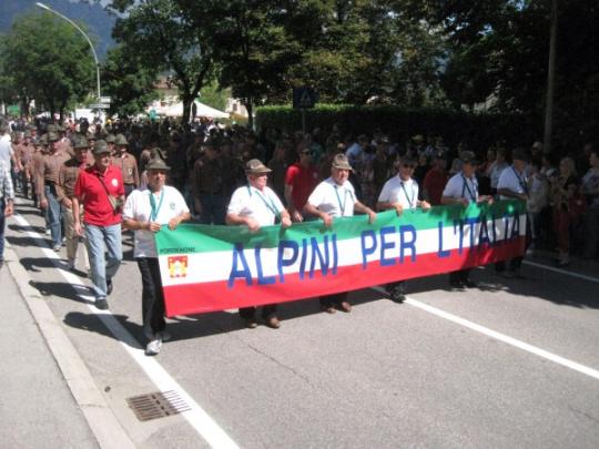 Feltre-Gli striscioni presenti - Arch Francescutti Giovanni