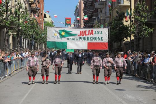 Lo striscione Sez.-Foto di G.Francescutti