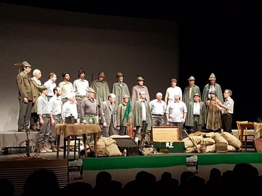 Il Coro "Tita Copetti"-Foto di Carletto Sclippa