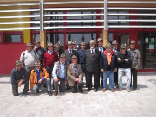 I nostri Volontari presenti all'inaugurazione con il Pres. Naz. Favero-Arch. G.F
