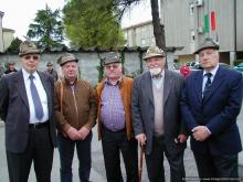 Mario Pessa con i suoi coscritti in occasione del 40° del Gruppo di Pordenone