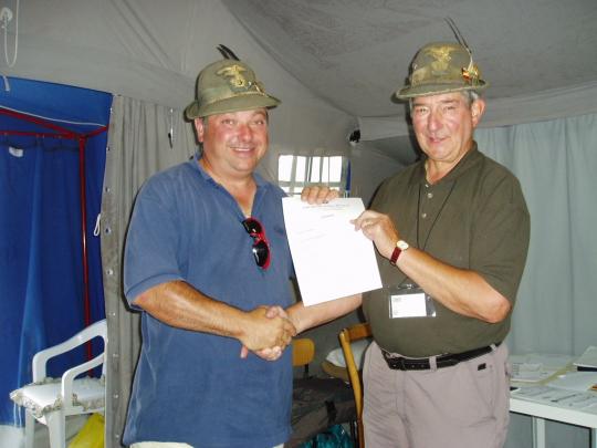 Consegna del Diploma a Deana Alberto (Archivio Francescutti Giovanni) 