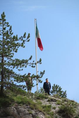 Alzabandiera-Foto Francescutti