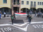 Sfila il Bandierone di Lestans - (Foto Arch. Francescutti G.)