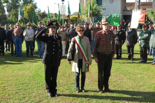 Deposizione fiori alla Stele-Foto di G.Francescutti