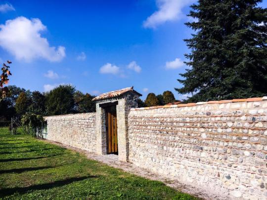 Il muro recuperato-Foto di Markus Maumair Il muro recuperato-Foto di Markus Maumair